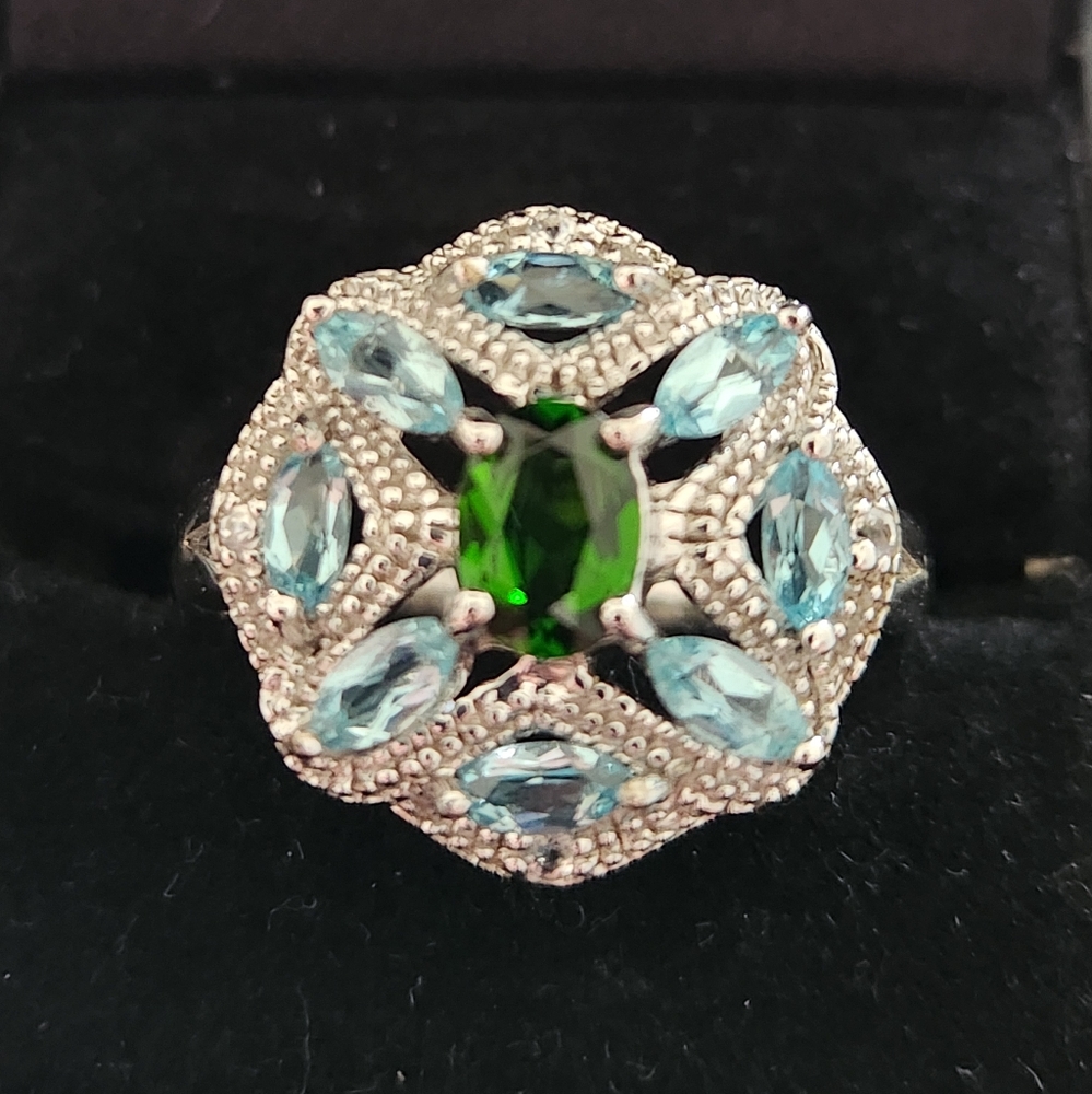Chromium Diopside Apatite And Zircon In 925 Silver. Size 10
